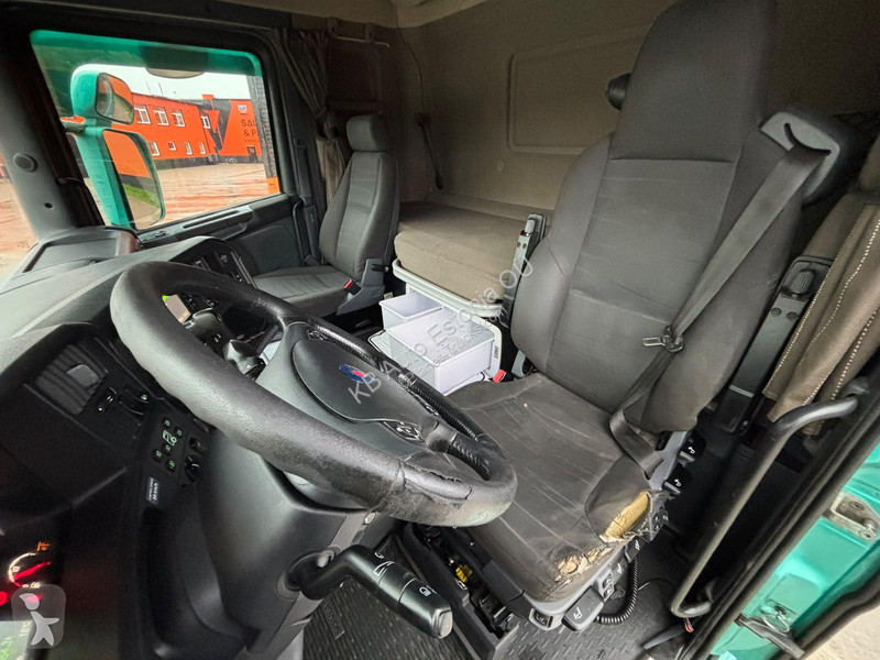 Scania R 520 6x2 RETARDER / DOUBE BOGIE tractor...