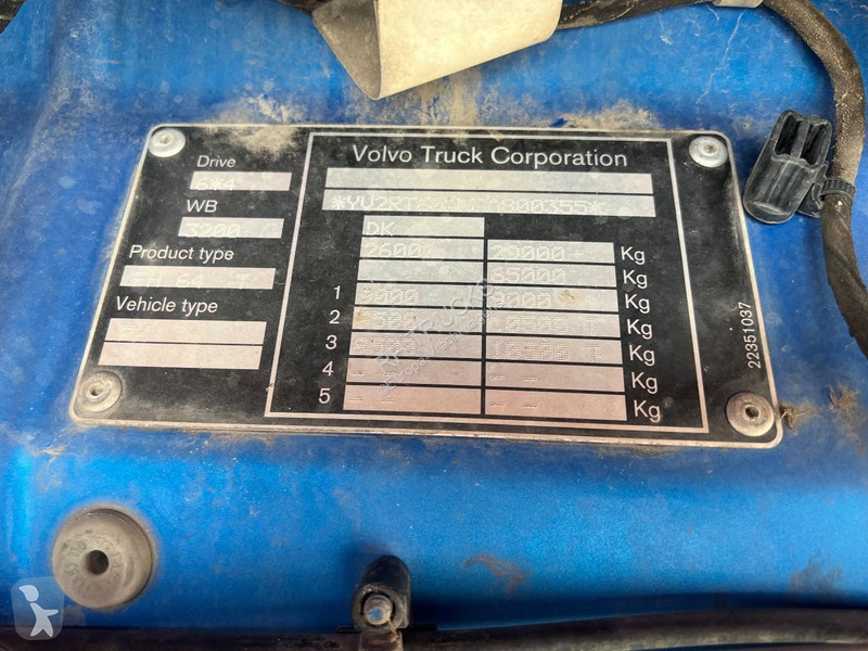 Tahač Volvo 6X4 EURO 6 + LIFTING AXLE