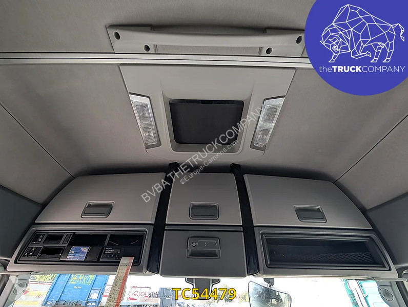Renault T 460 tractor unit