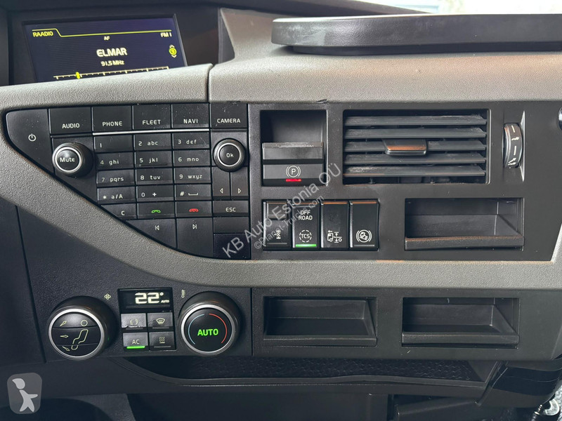 Volvo 4x2 GLOBE XL tractor unit