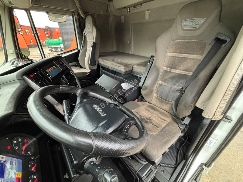 Iveco 480 4x2 ADR tractor unit