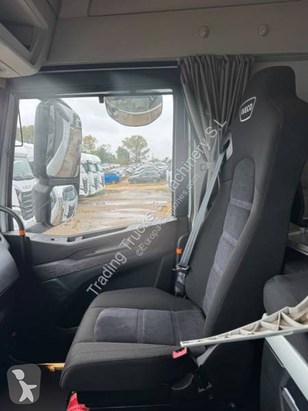 Iveco 460 tractor unit