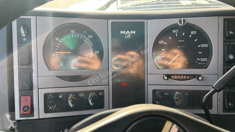 MAN (6 CYLINDER) tractor unit