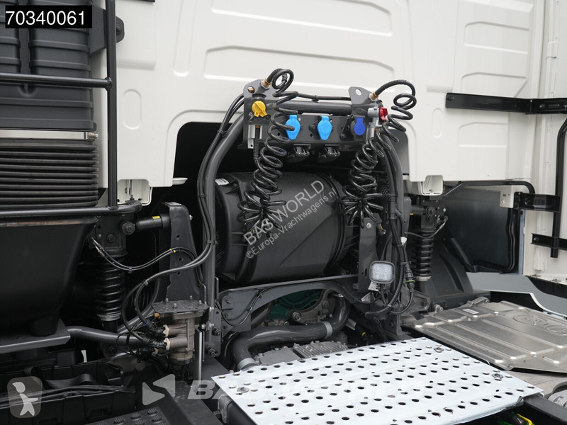 Tahač Volvo 700 FH 4X2 NEW! Retarder 2xTanks...
