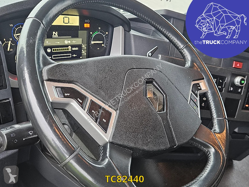 Renault T 440 tractor unit
