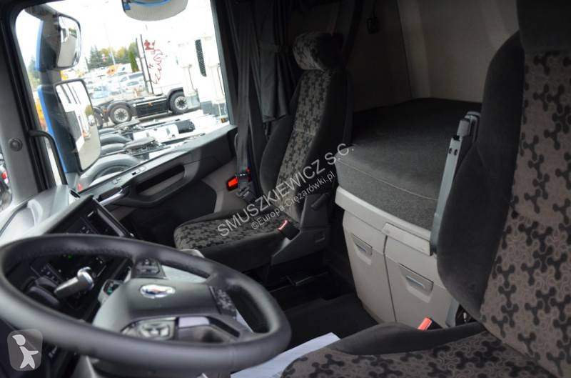 Scania 450 tractor unit