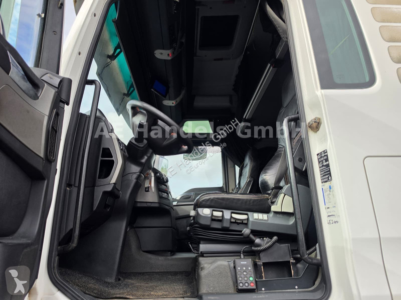 Tractor MAN 33.680 V8 XXL BL 6x4...