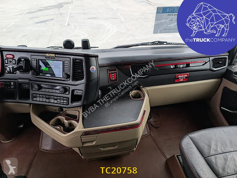 Scania 520 tractor unit