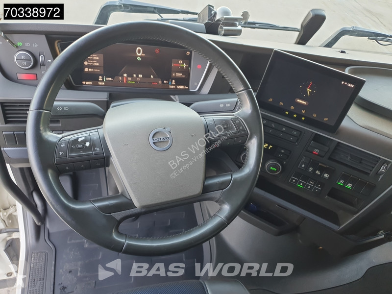 Tahač Volvo 500 4X2 XL 2x Tanks ACC