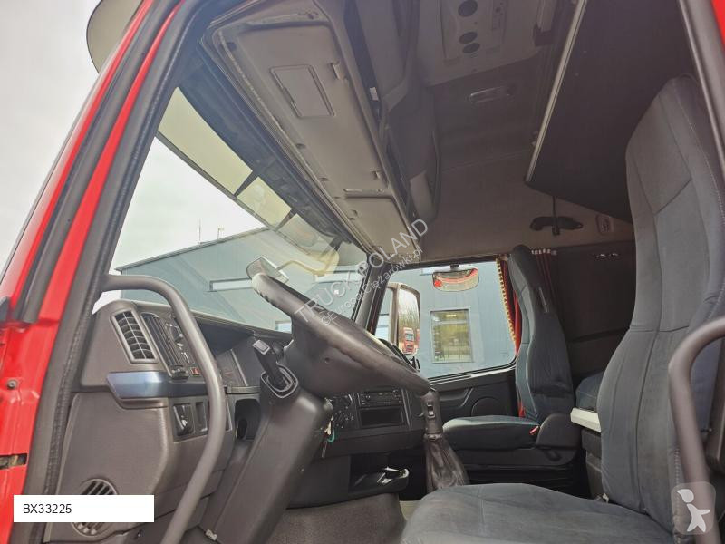 Tahač Volvo XXL NEW TIRES MANUAL 420 EURO 5 2011