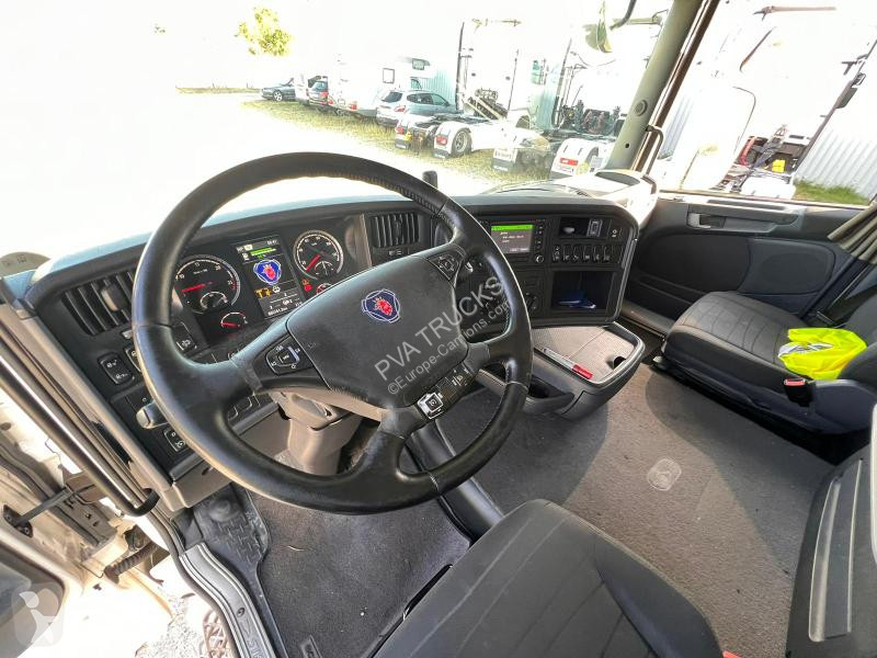 Tahač Scania 490