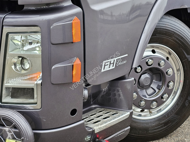Trekker Volvo FH400 4X2 / SHOWTRUCK / SPECIAL /...