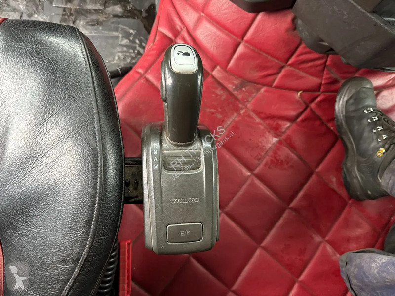 Traktor Volvo 500 8X4 - EURO 6 + HIAB 622 EP-6...