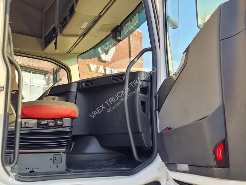 Traktor Volvo 13500 Globetrotter 4x2 - I...
