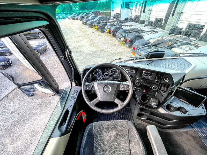 Traktor Mercedes 1845 | Leasing