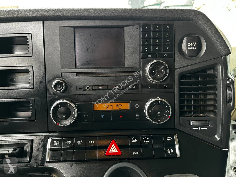 Traktor Mercedes 1851 4X2 Tractor-unit...