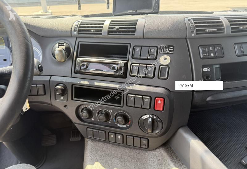 Traktor DAF CF400