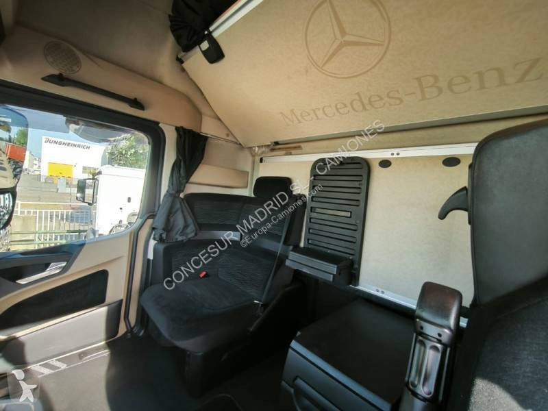 Traktor Mercedes