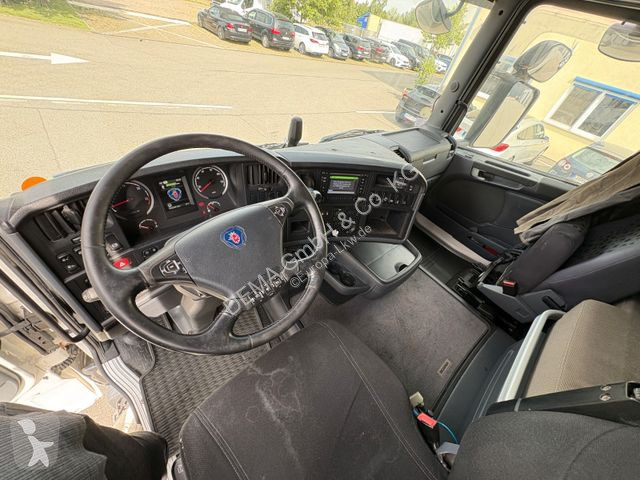 Traktor Scania...