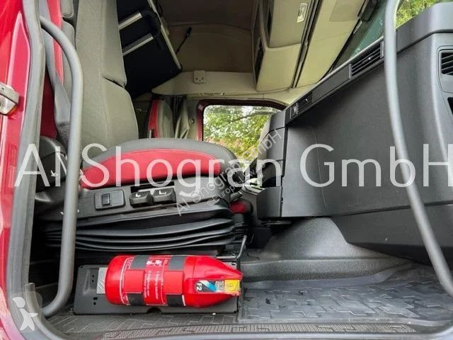 Tahač Volvo FH...