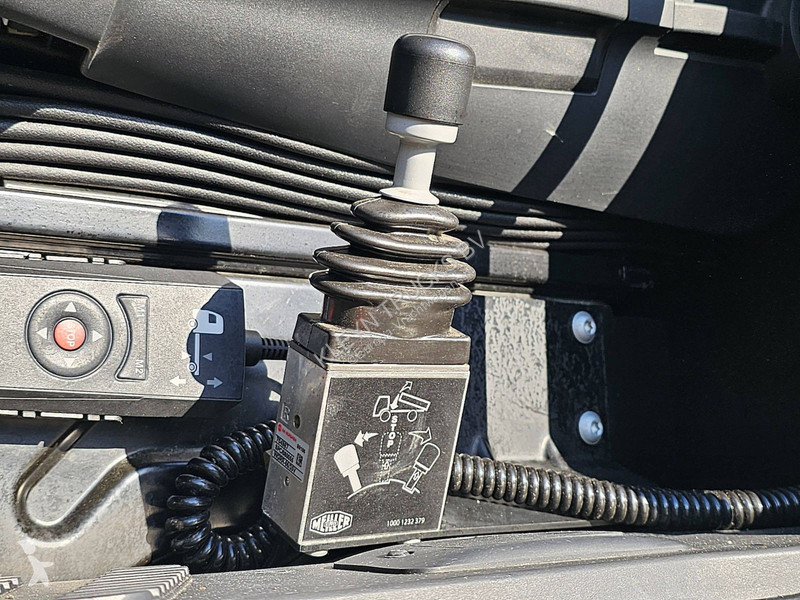Tahač Mercedes ACTROS 1846 4X4 HAD PTO+HYDR.