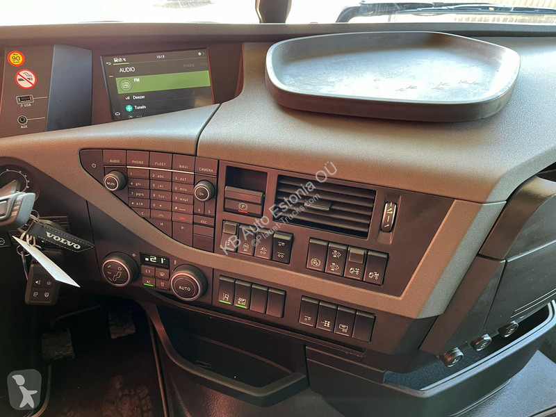 Tahač Volvo 500 6x2 GLOBE XL / ADR / RETARDER /...
