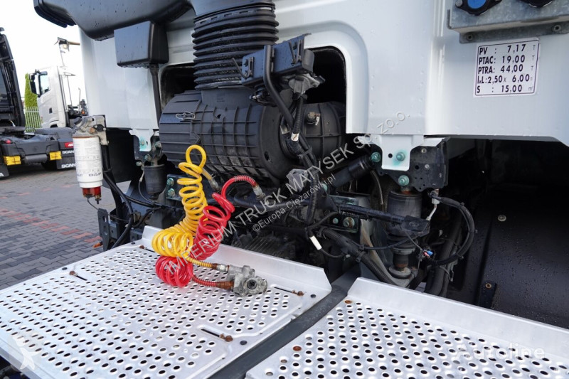 Traktor DAF CF 460