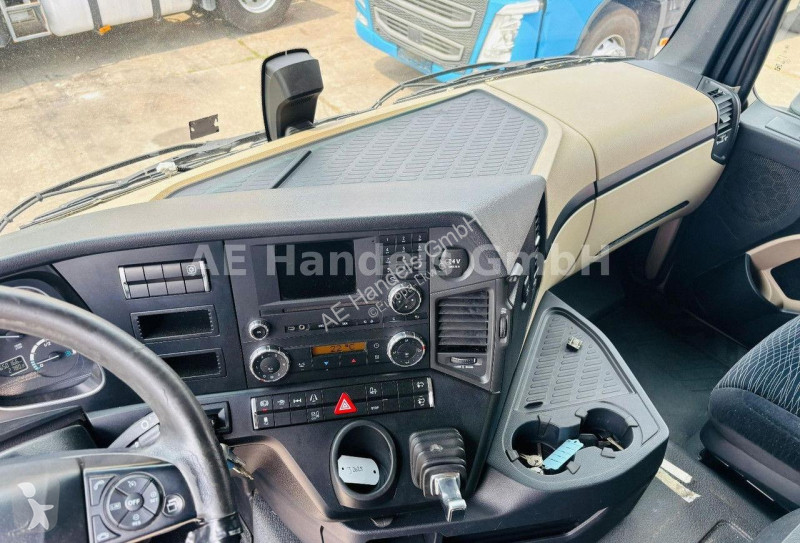 Traktor Mercedes