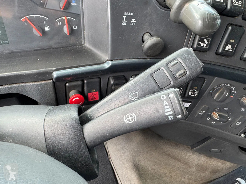 Traktor Volvo 16700 6x4 Tipper And Tractor...
