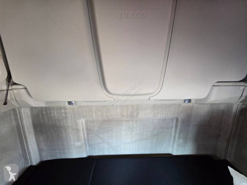 Traktor Iveco