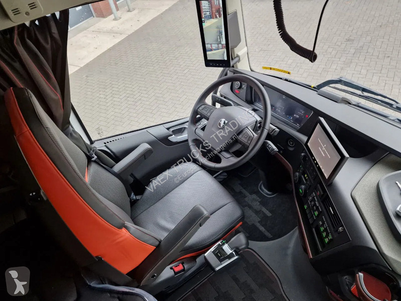 Traktor Volvo 780 Aero Globetrotter XL 4x2 -...