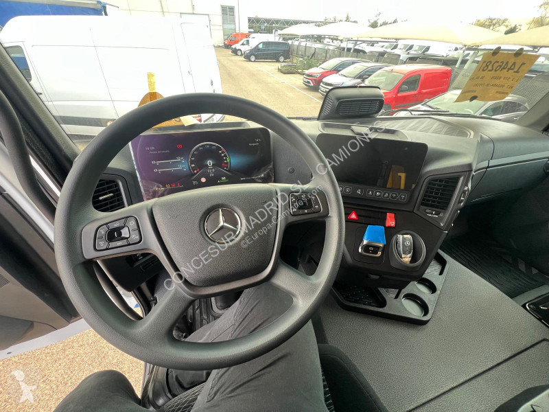 Traktor Mercedes  1845 LS