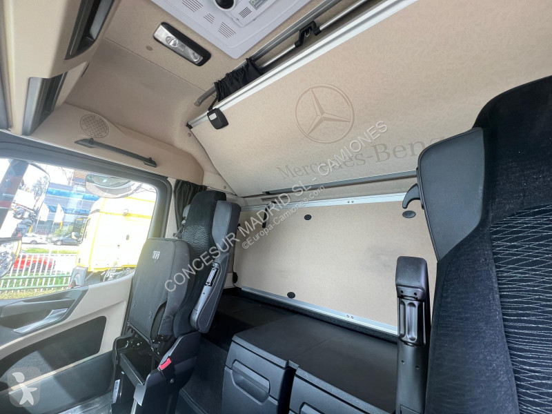 Traktor Mercedes  1851 LS