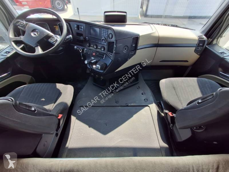 Traktor Mercedes