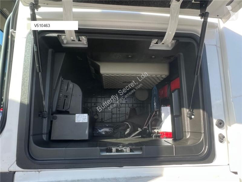 جرار Volvo AERO 500
