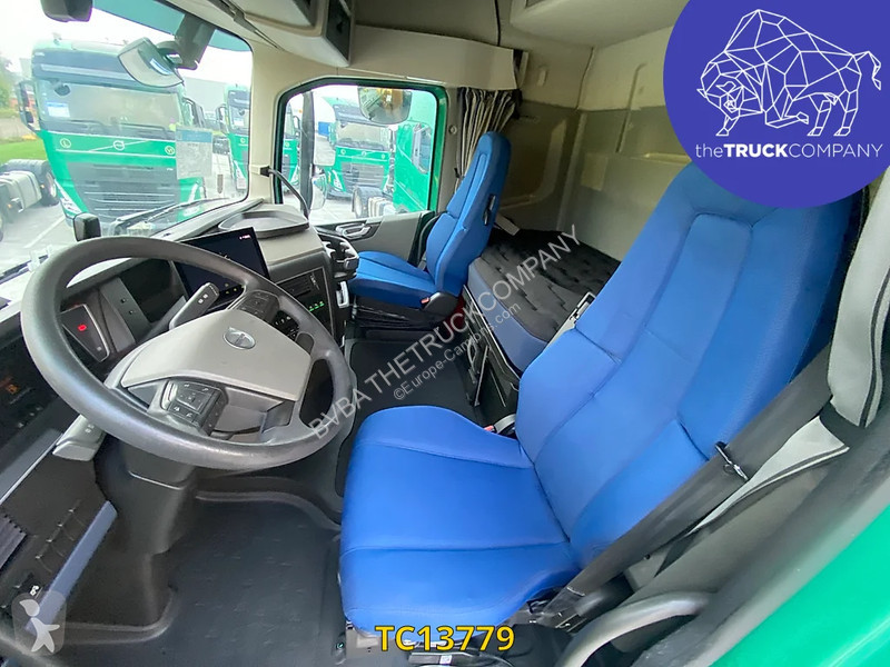 جرار Volvo 500
