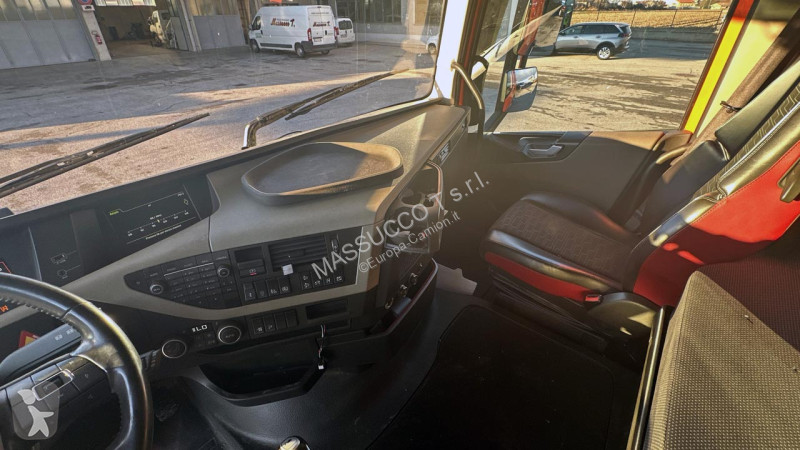 جرار Volvo 42T 4x2