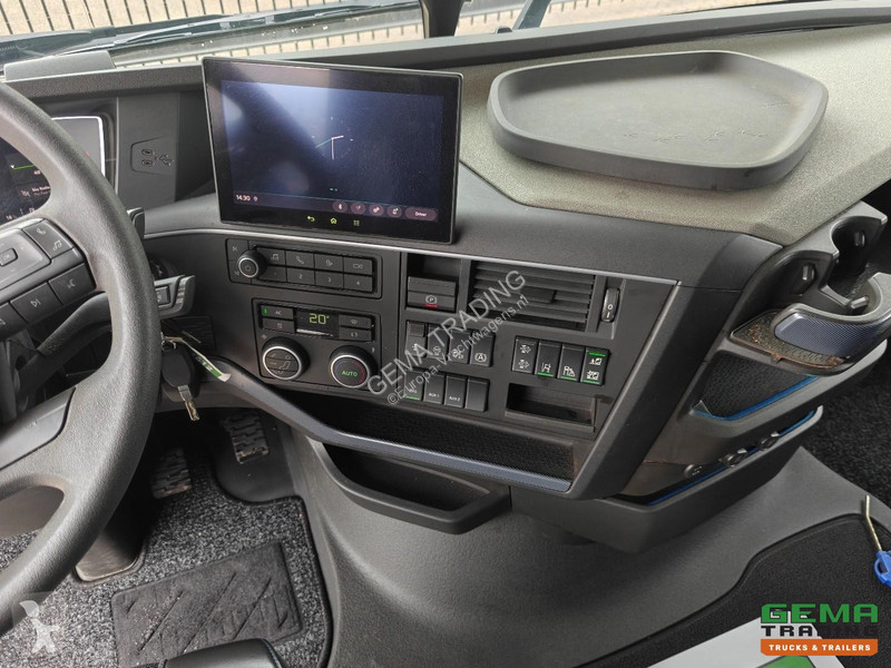 جرار Volvo 460 4x2 Globetrotter Euro6E - Double...