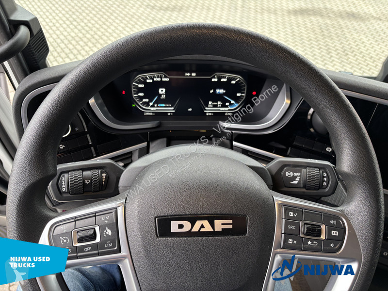 Trekker DAF XF  4x2 X-Low + ACC