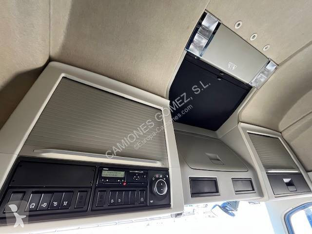 جرار Volvo