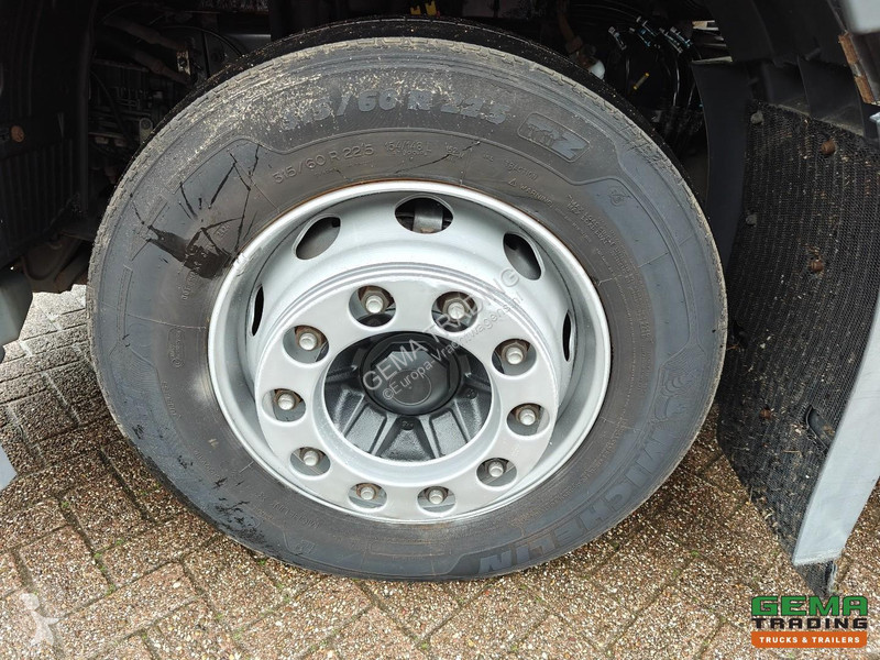 جرار Volvo 4x2 Globetrotter Euro6B - Stainless...
