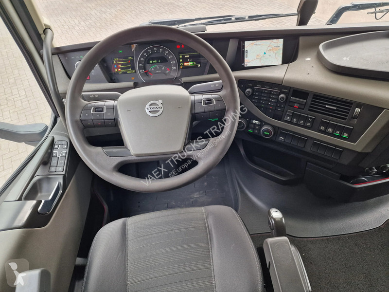 جرار Volvo 13500 6x2/4 Low roof - MA chassis -...