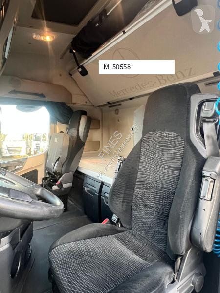 Влекач Mercedes Actros 1845