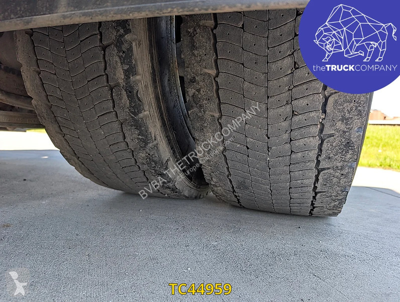جرار Iveco 440 S45