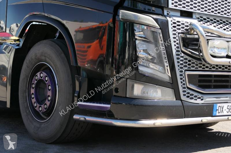جرار Volvo