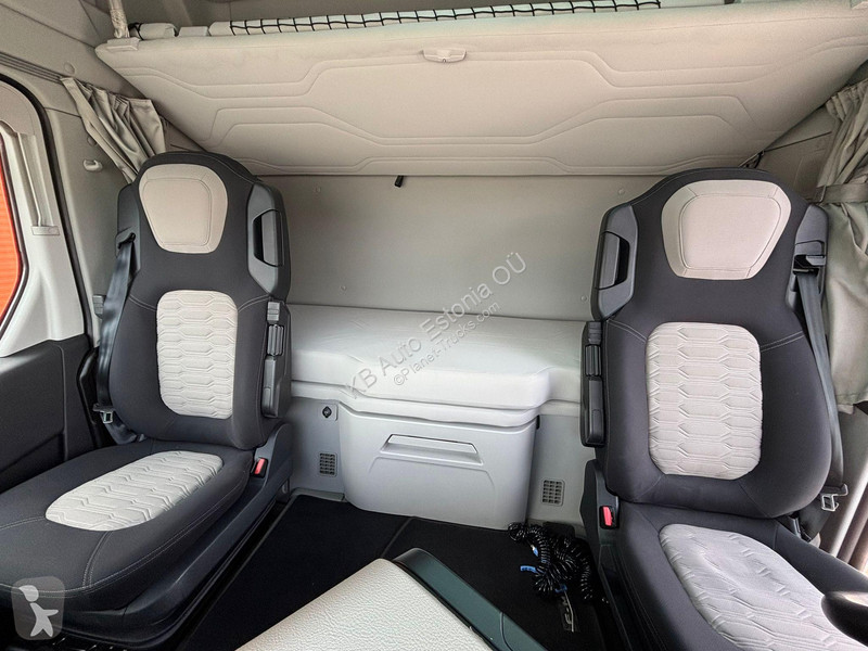 جرار Ford L COMFORT PLUS / SERVICE HISTORY...