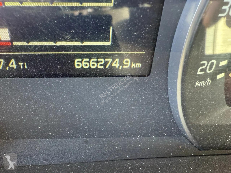 جرار Volvo 8X4 - 666274 KM