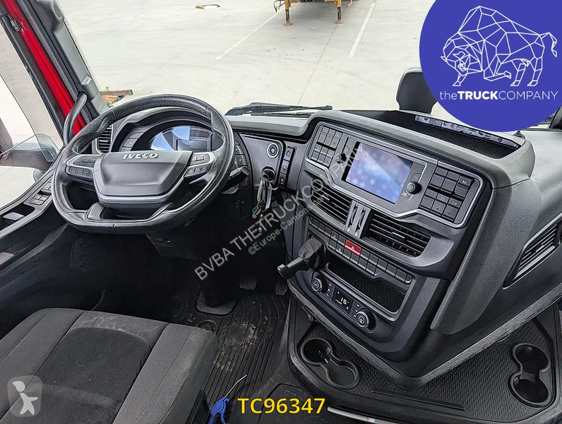 Iveco S-Way 490 tractor unit