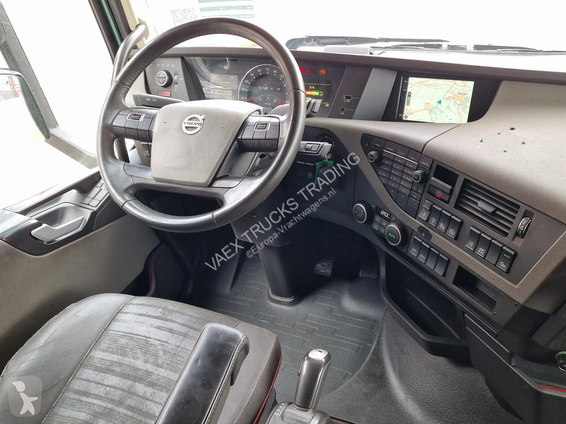 جرار Volvo 13460 Globetrotter 4x2 - ADR -...