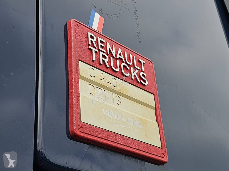 جرار Renault C 440